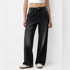 NWT🆕 - Bershka Baggy Jeans - retails for $65.90